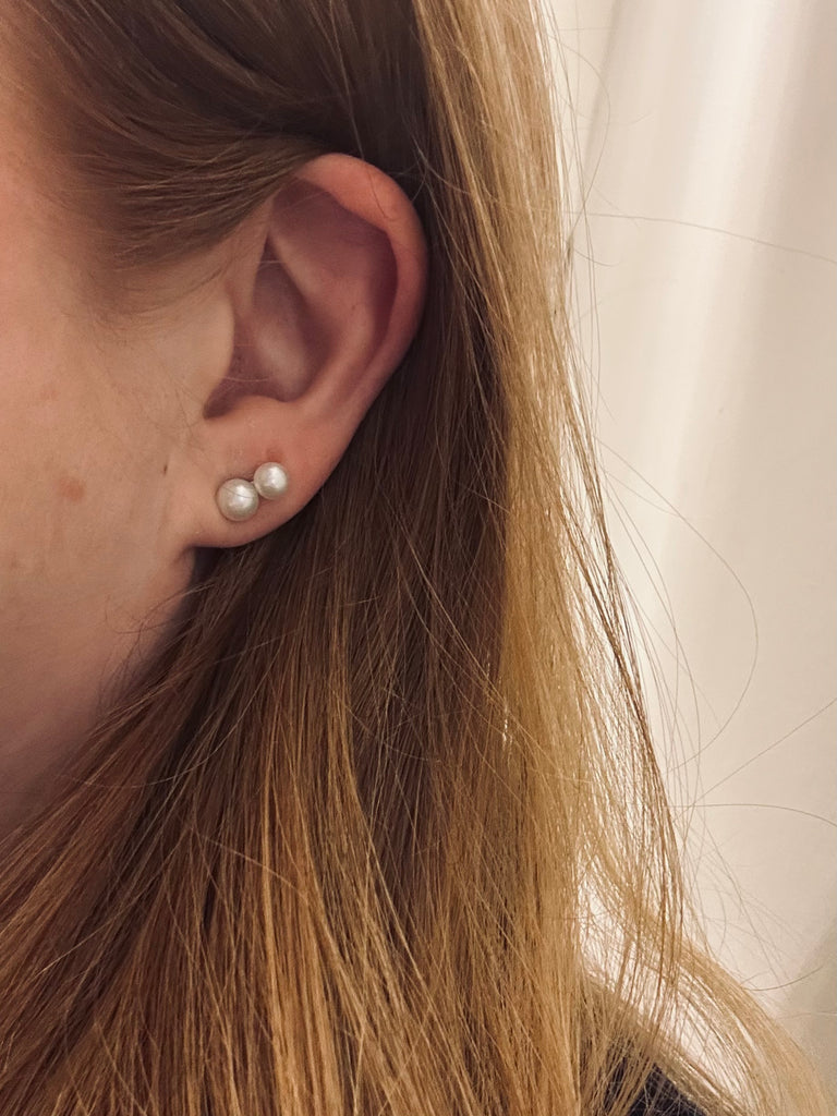 Double Pearl stud earrings
